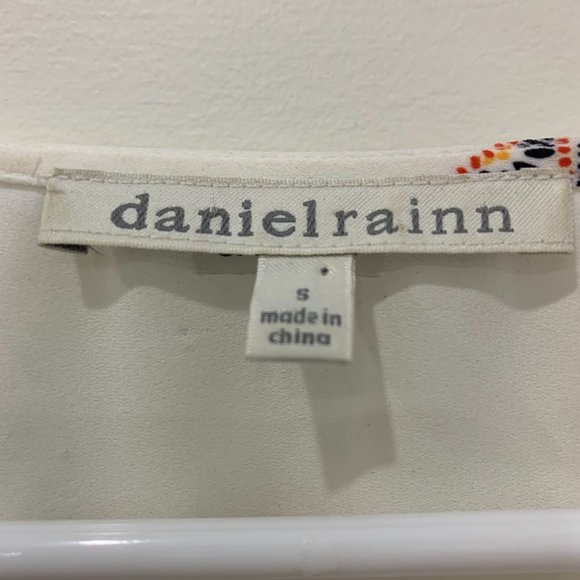 Daniel Rainn White Sleeveless Top size small - Picture 2 of 2